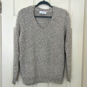 John + Jenn Women’s v neck cotton blend sweater. Size M